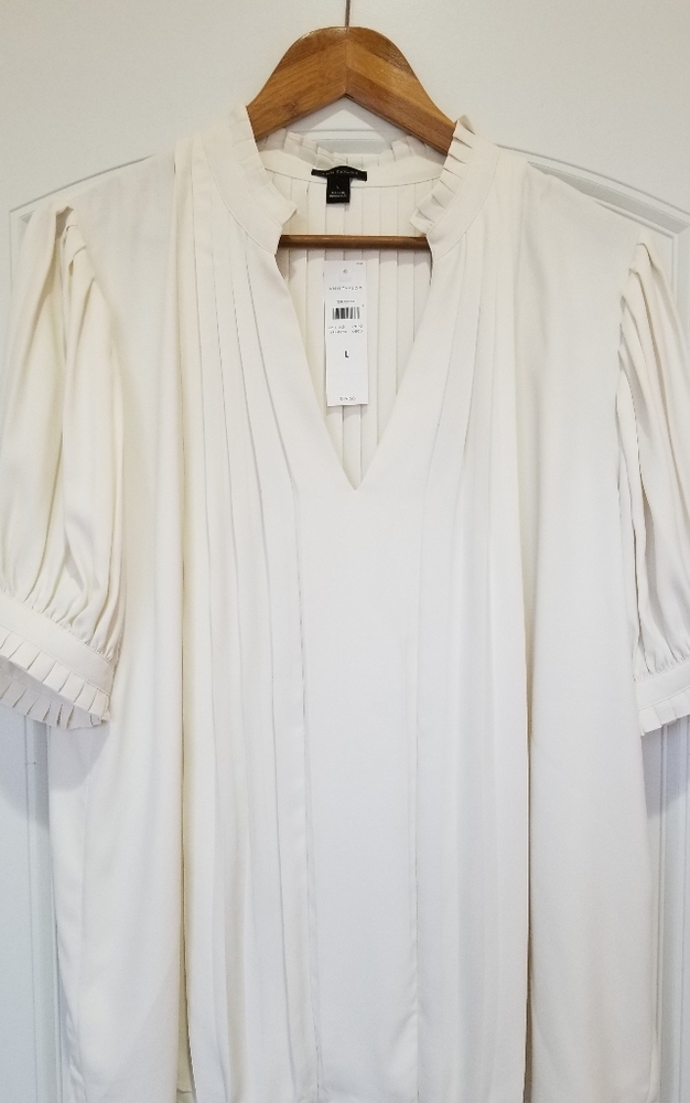 Ann Taylor pleated peasant blouse